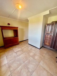 4 Bedroom Property for Sale in Outeniqua Strand Western Cape